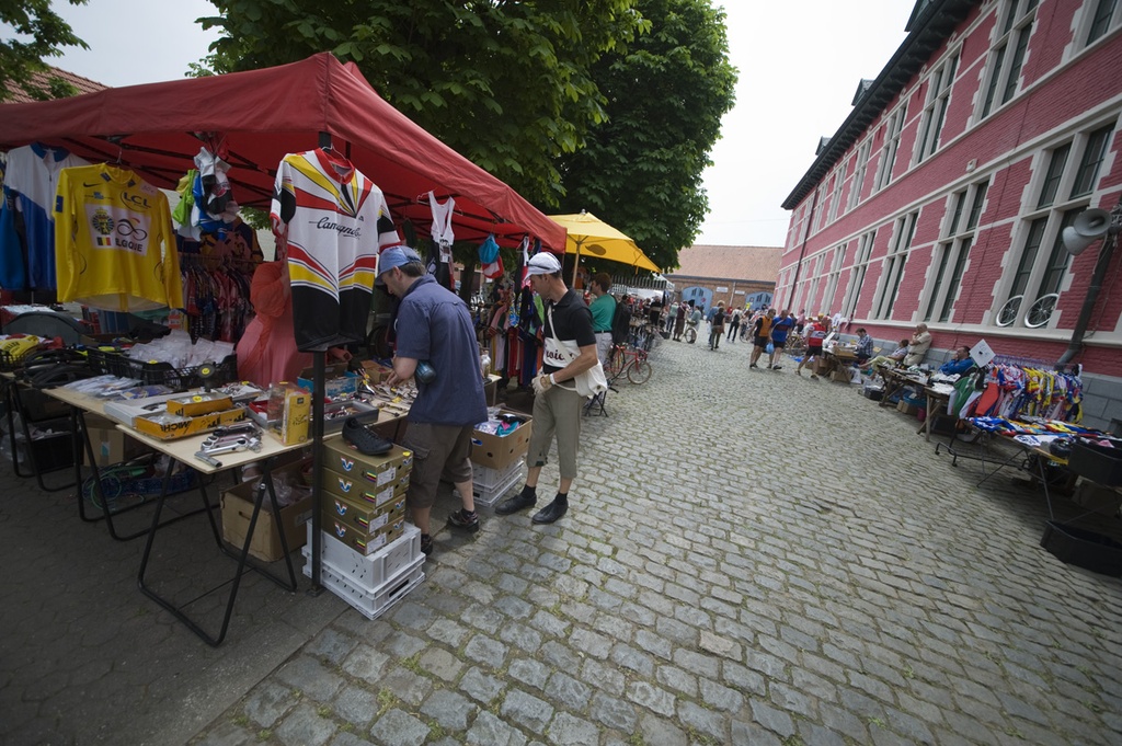 Rommelmarkt 15 en 16 juni (Ik wil geen tafels, Ik wil geen tafels)